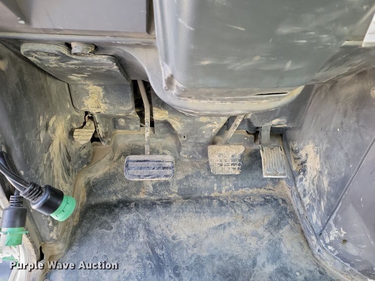 image for item DM8194 2008 Mack CXU613  semi truck