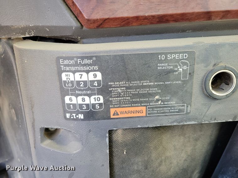 image for item DM8194 2008 Mack CXU613  semi truck