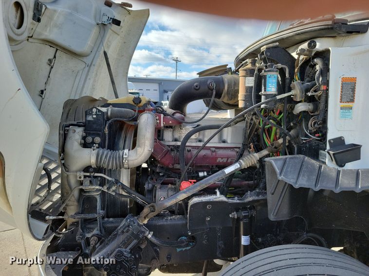 image for item DM8194 2008 Mack CXU613  semi truck