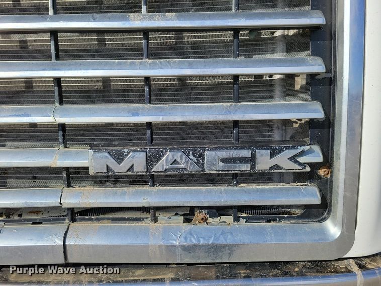 image for item DM8194 2008 Mack CXU613  semi truck