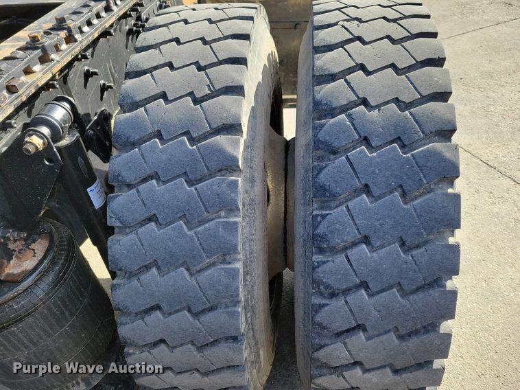 image for item DM8194 2008 Mack CXU613  semi truck