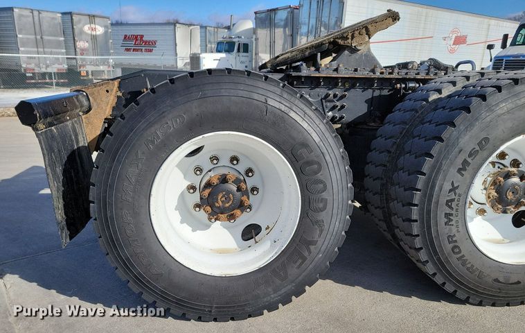 image for item DM8194 2008 Mack CXU613  semi truck