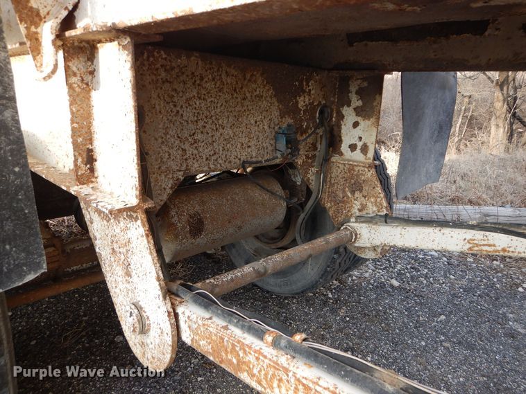 image for item DN5742 1998 Travis  end dump trailer