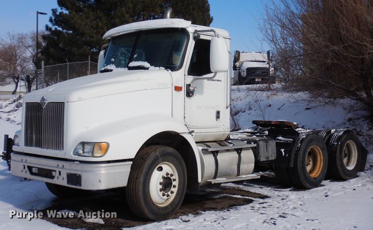 image for item DN6268 2005 International 9200i  semi truck