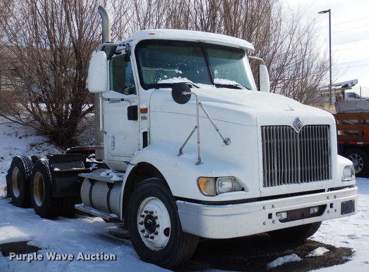 image for item DN6268 2005 International 9200i  semi truck