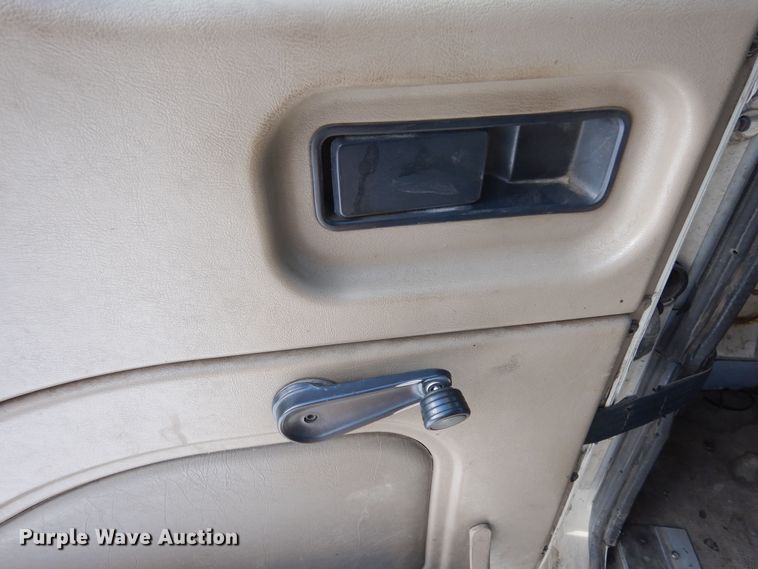 image for item DN6268 2005 International 9200i  semi truck