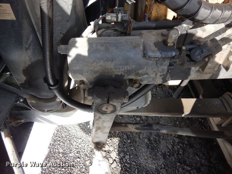 image for item DN6268 2005 International 9200i  semi truck