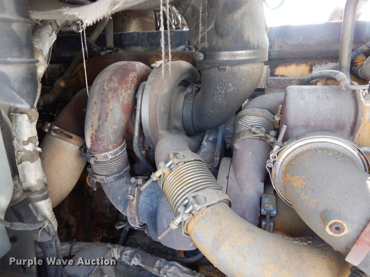 image for item DN6268 2005 International 9200i  semi truck