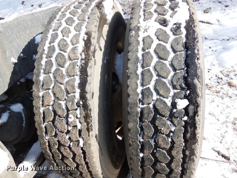 image for item DN6268 2005 International 9200i  semi truck