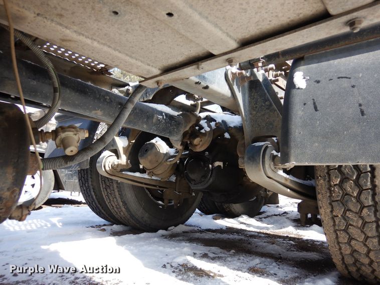 image for item DN6268 2005 International 9200i  semi truck