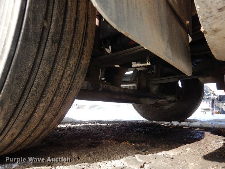 image for item DN6268 2005 International 9200i  semi truck