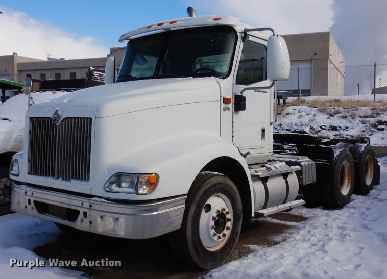 image for item DN6271 2005 International 9200i  semi truck