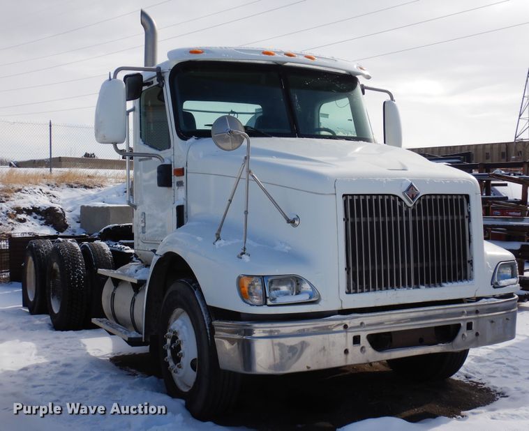 image for item DN6271 2005 International 9200i  semi truck