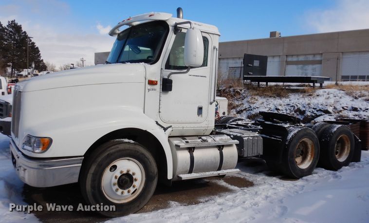 image for item DN6271 2005 International 9200i  semi truck