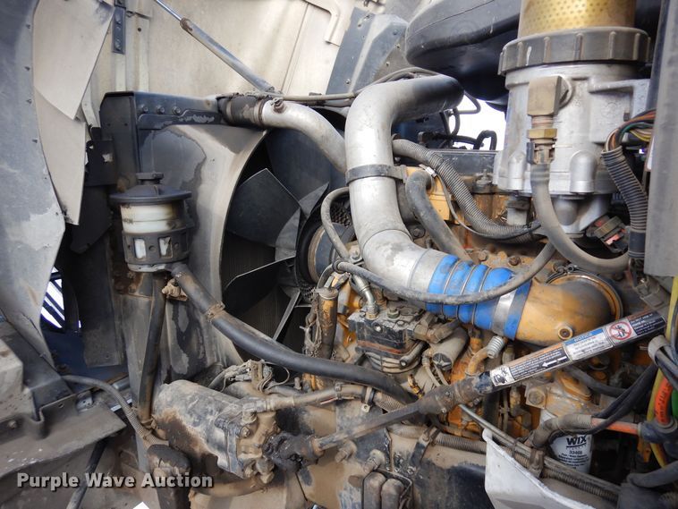 image for item DN6271 2005 International 9200i  semi truck