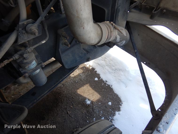 image for item DN6271 2005 International 9200i  semi truck