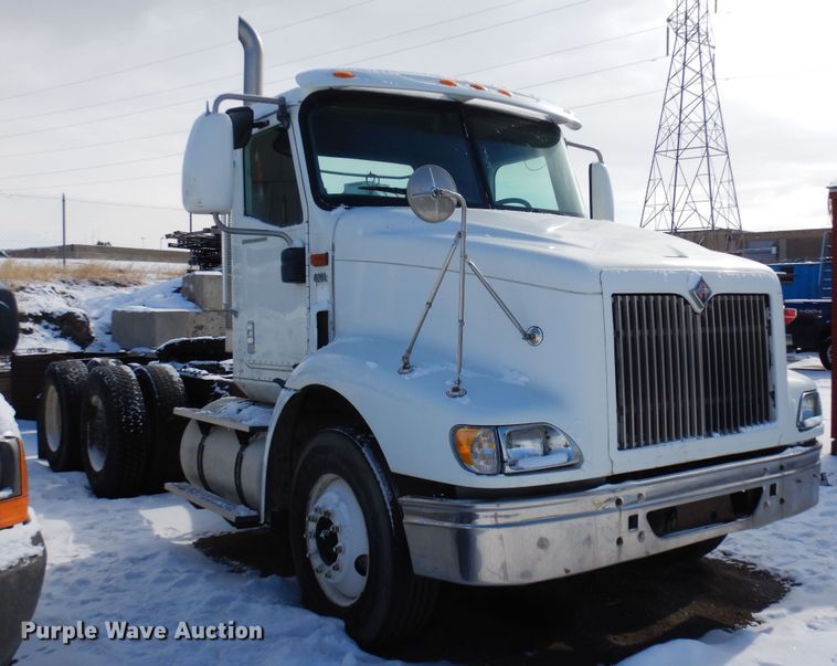 image for item DN6271 2005 International 9200i  semi truck