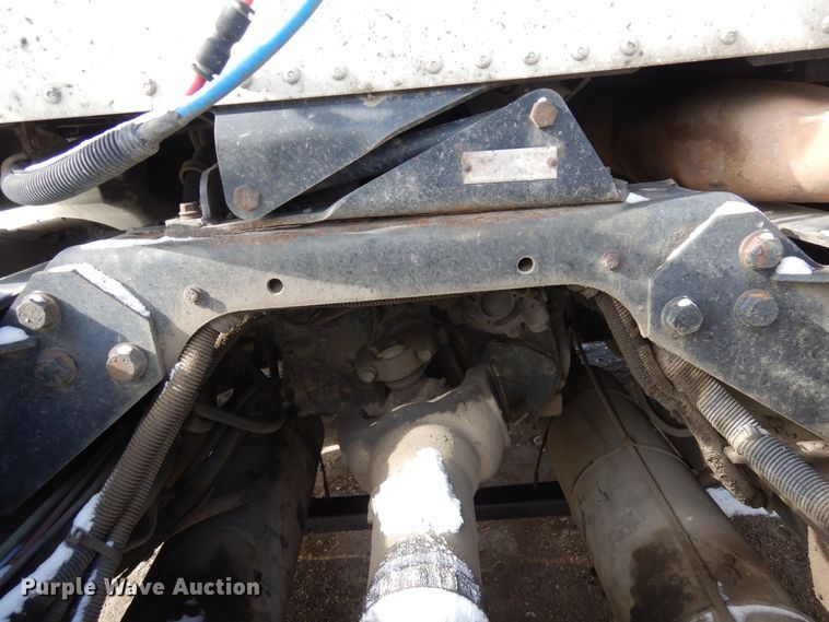 image for item DN6271 2005 International 9200i  semi truck