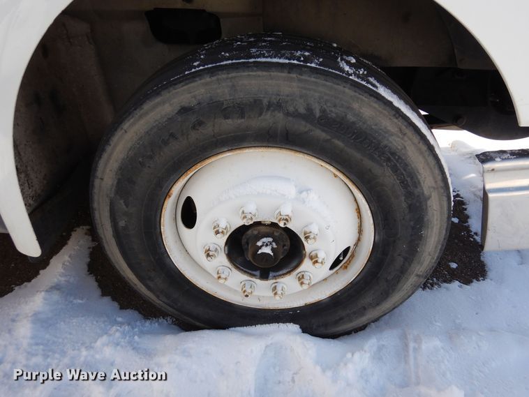 image for item DN6271 2005 International 9200i  semi truck