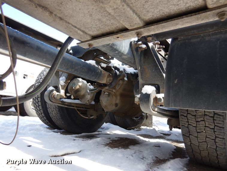 image for item DN6271 2005 International 9200i  semi truck