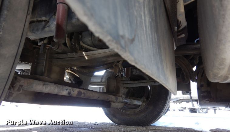 image for item DN6271 2005 International 9200i  semi truck