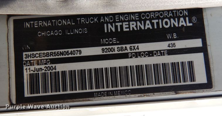image for item DN6271 2005 International 9200i  semi truck