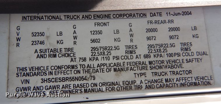 image for item DN6271 2005 International 9200i  semi truck