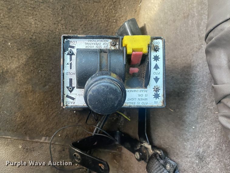 image for item DN8146 1995 International 9400  semi truck