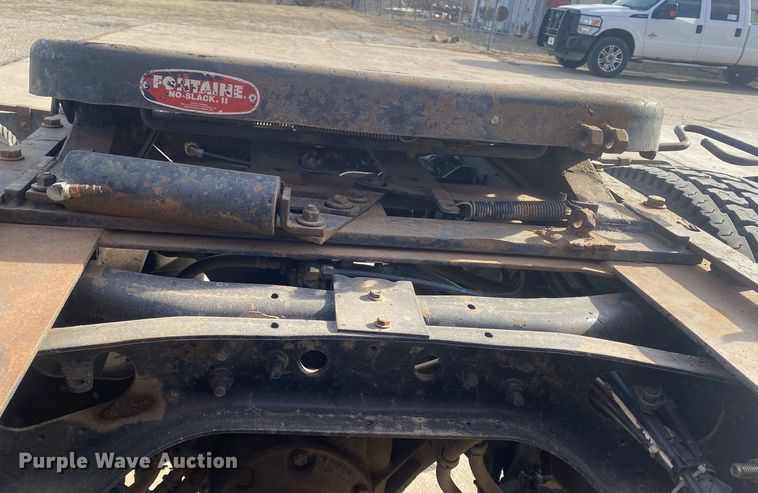 image for item DN8146 1995 International 9400  semi truck