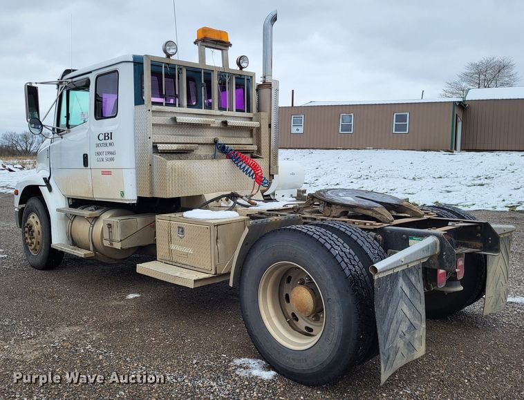 image for item DO3554 1998 Freightliner FL112  semi truck