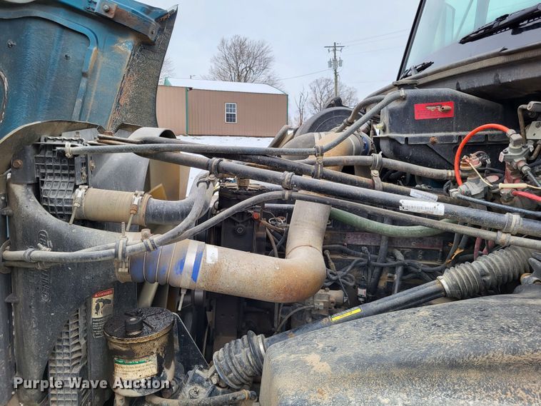 image for item DO3554 1998 Freightliner FL112  semi truck