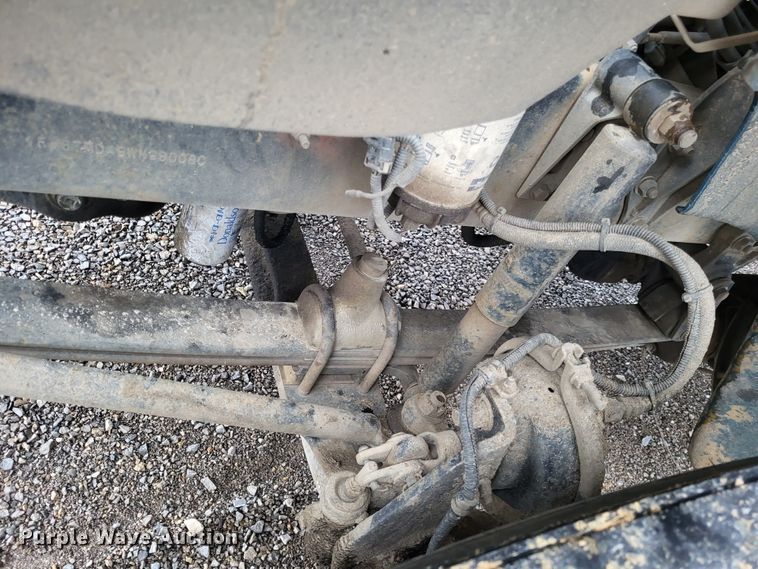 image for item DO3554 1998 Freightliner FL112  semi truck