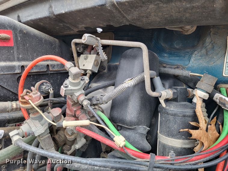 image for item DO3554 1998 Freightliner FL112  semi truck