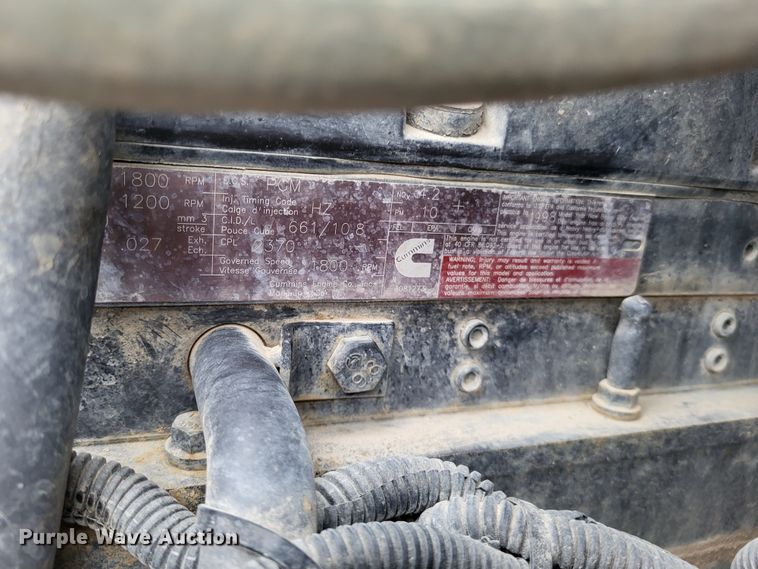 image for item DO3554 1998 Freightliner FL112  semi truck