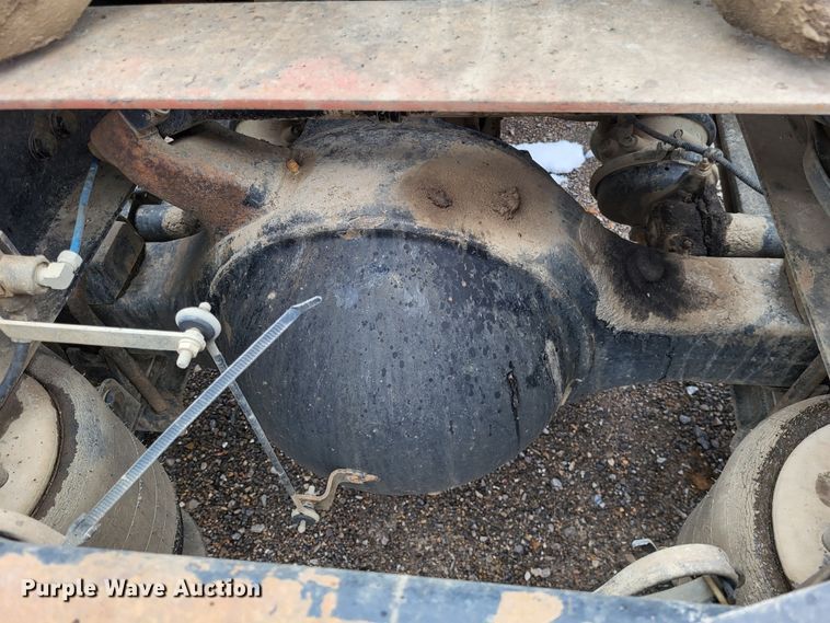 image for item DO3554 1998 Freightliner FL112  semi truck