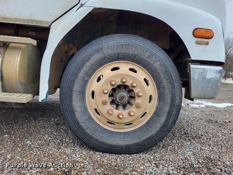 image for item DO3554 1998 Freightliner FL112  semi truck