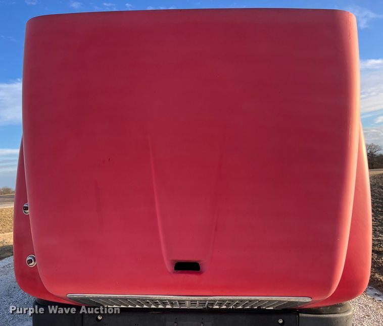 image for item DP0462 1993 International 9200  flatbed truck