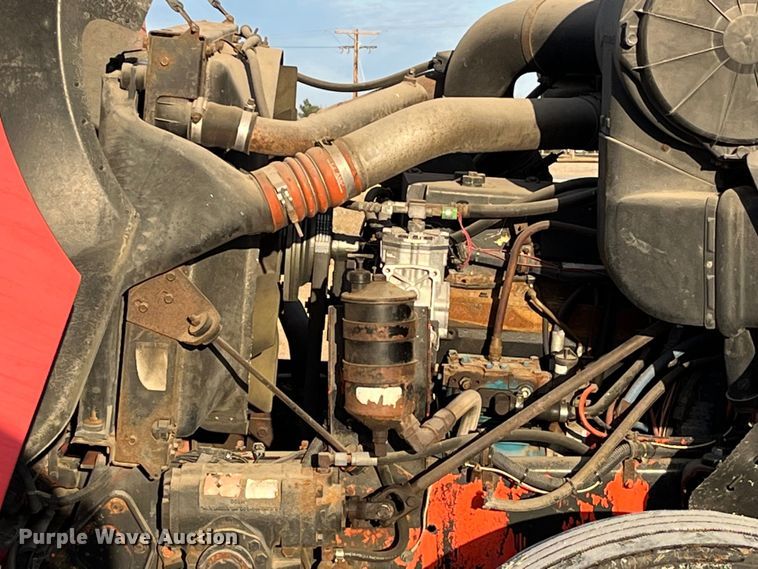 image for item DP0462 1993 International 9200  flatbed truck