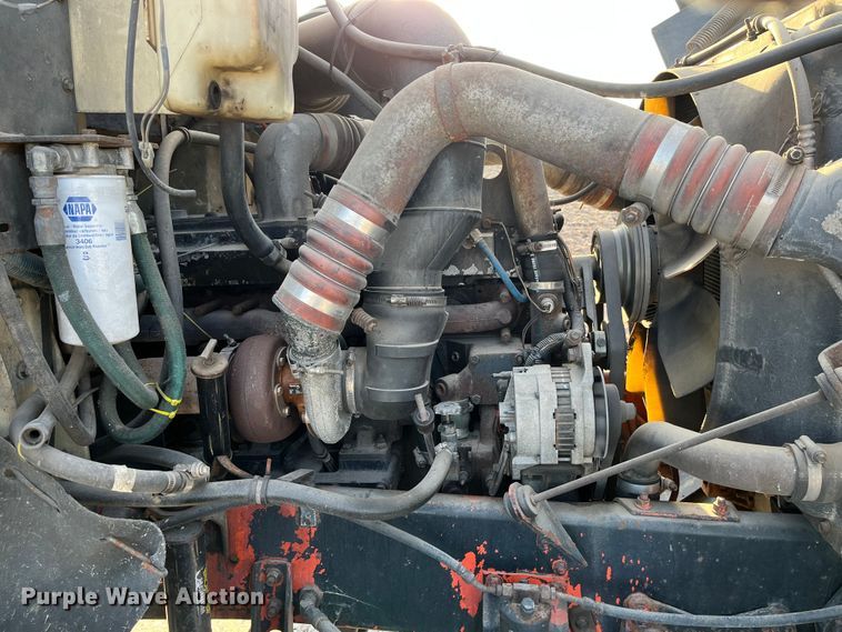 image for item DP0462 1993 International 9200  flatbed truck