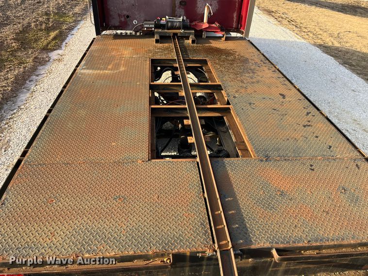 image for item DP0462 1993 International 9200  flatbed truck