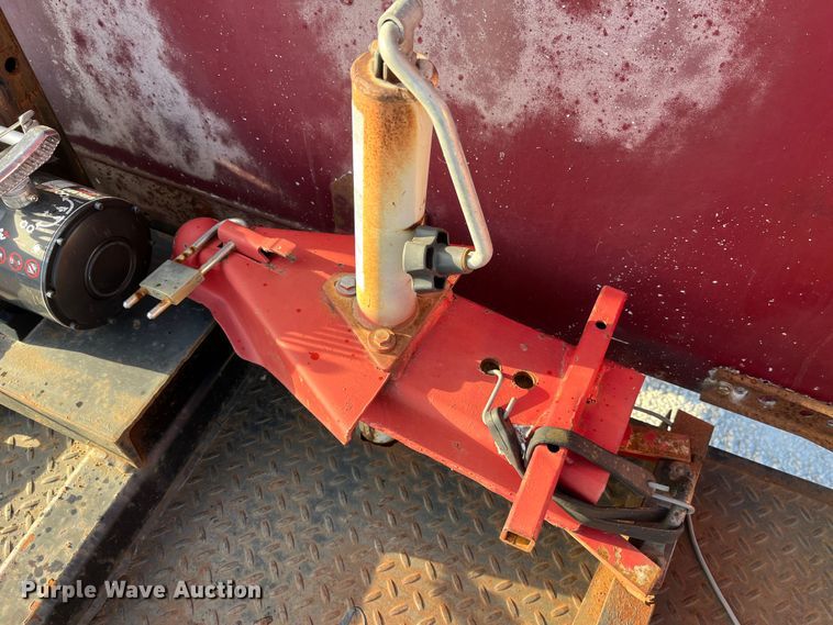 image for item DP0462 1993 International 9200  flatbed truck