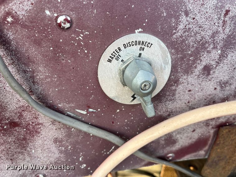 image for item DP0462 1993 International 9200  flatbed truck