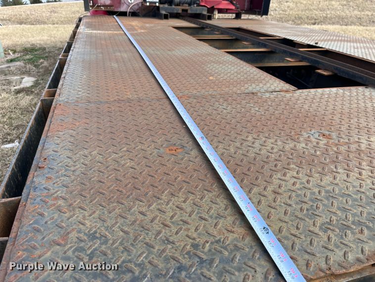 image for item DP0462 1993 International 9200  flatbed truck