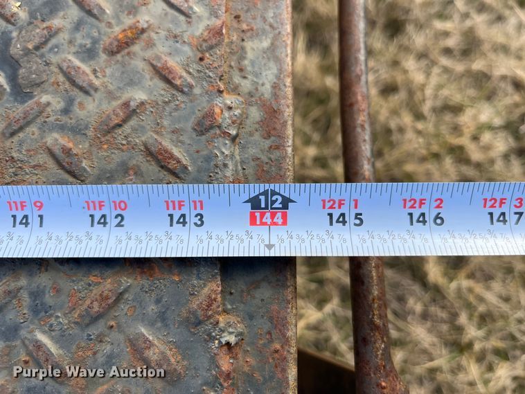 image for item DP0462 1993 International 9200  flatbed truck