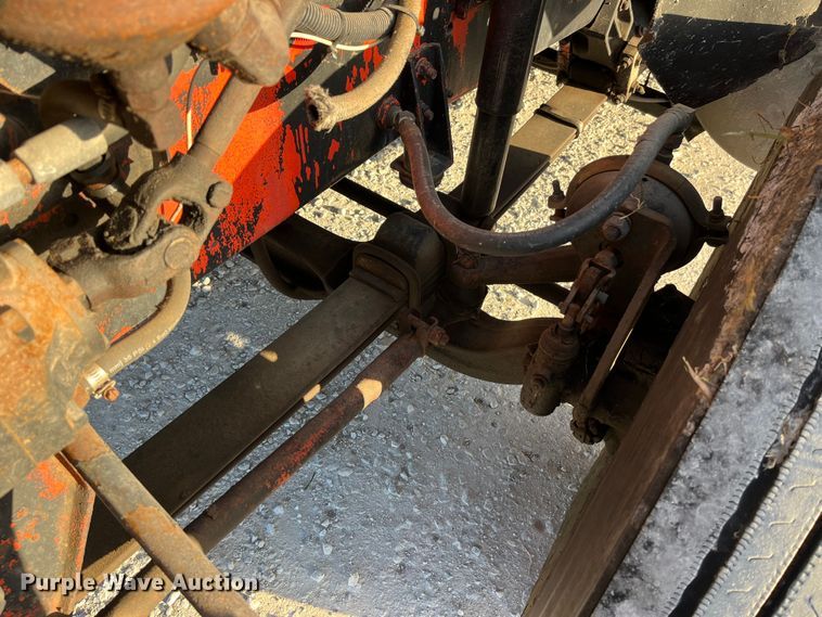 image for item DP0462 1993 International 9200  flatbed truck