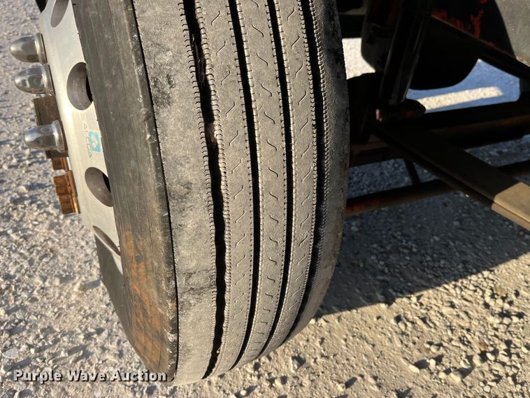 image for item DP0462 1993 International 9200  flatbed truck