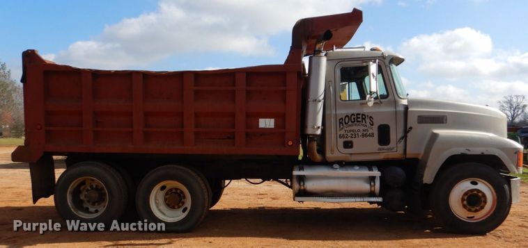 image for item DP8611 1999 Mack CH613  dump truck