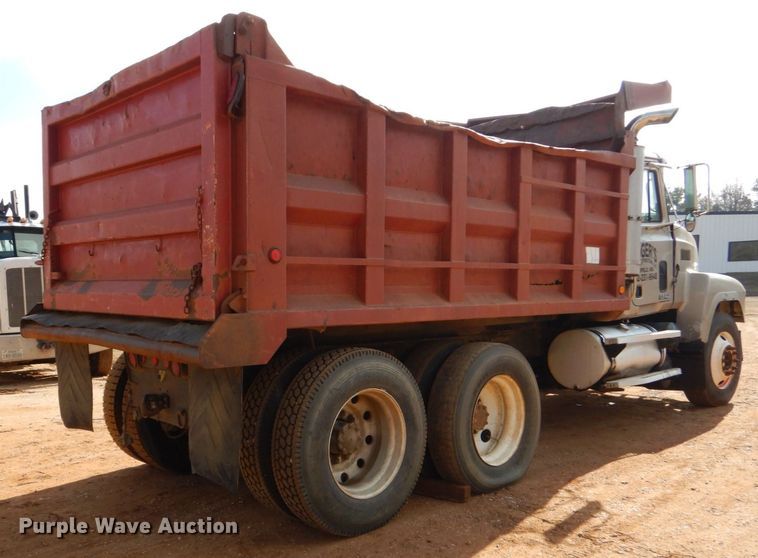 image for item DP8611 1999 Mack CH613  dump truck