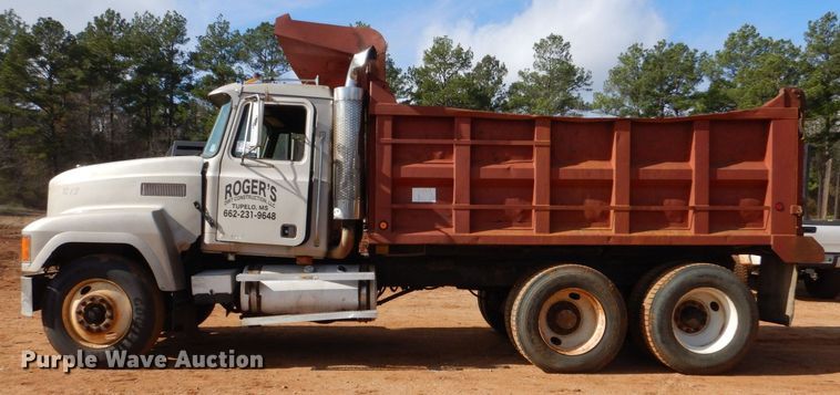 image for item DP8611 1999 Mack CH613  dump truck