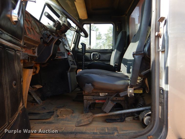 image for item DP8611 1999 Mack CH613  dump truck